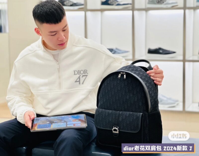 00336105e4.jpg A must-have week for travel and sports after the collection of big brand sports backpacks
Fashion! Personality! Do you have a backpack that you admire for pursuing freedom? A backpack is also a good choice for travel, as it can hold a large amount of...