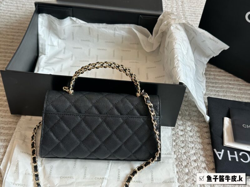 00360241d2.jpg Caviar Cowhide 260 Pack
size:19*10cm
Xiaoxiangjia 23Kelly Mobile Bag
This bag type is a whole love to live in
Little Kelly Grandma/Exquisite and Cute/
You can put your phone on
Can be carried by hand or slung diagonally
The caviar cowhide is too pe...