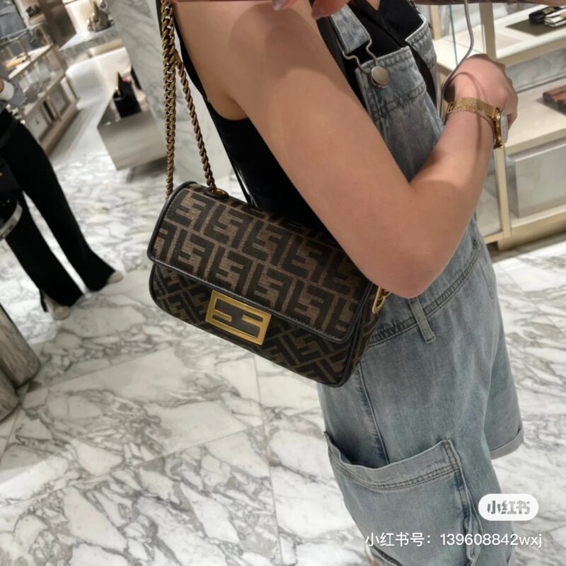 Fendi Old Flower Chain Bag