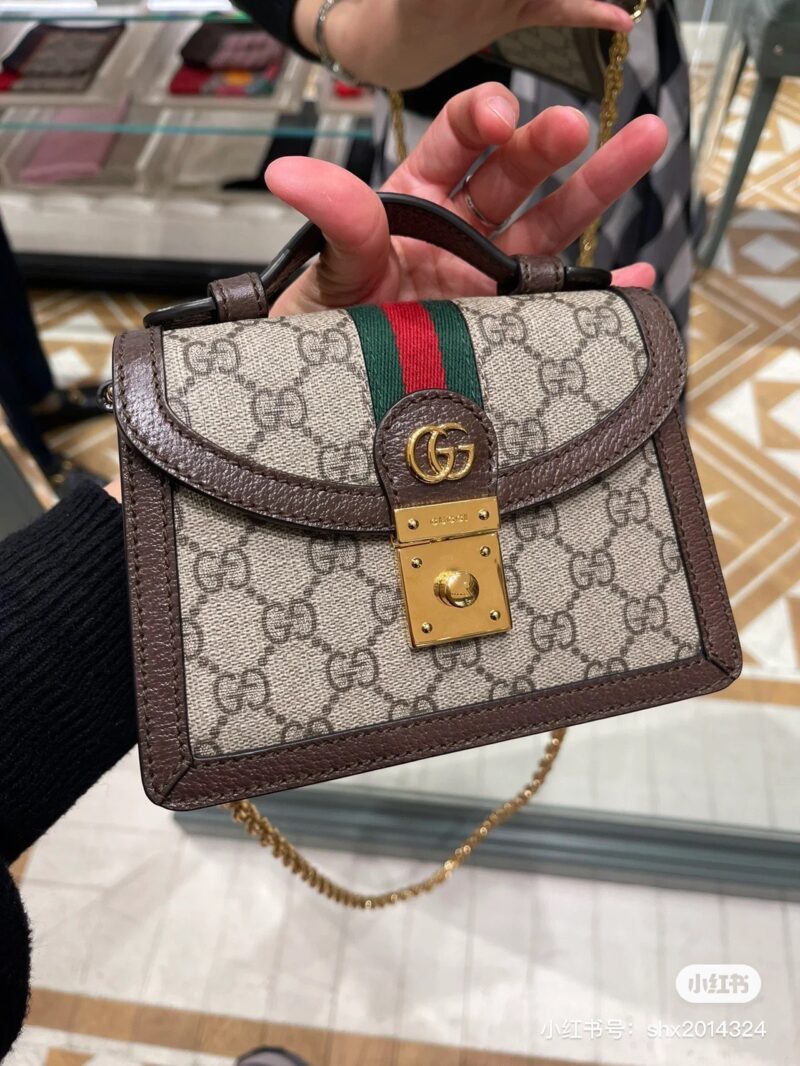 Gucci Mini ophilia Mini Bag Exquisite Mini Bag Comes Crown
Recent fashion trends and styles
Mini bags are essential items for going out on the street
The absolute bonus for the design is that the phone can fit comfortably and has ample space for dura...