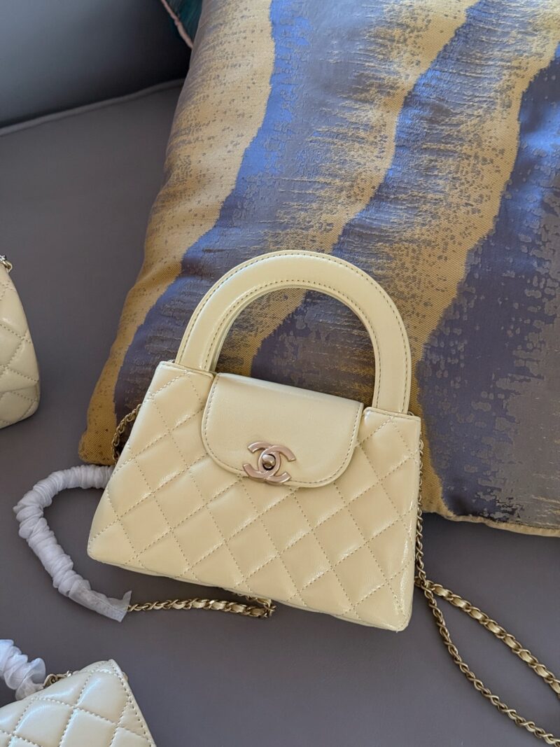 039a9d4124.jpg 220 boxes
Grandma Xiang's color is really amazing/stunning
size:20*12cm
Xiaoxiang's 23k Kelly
The most beautiful 23k, the oil wax skin looks so good! I have the impulse to immediately drop the sa!
Cowhide quality