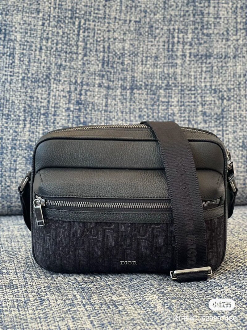 04dd1c1f57.jpg Dior mailman bag