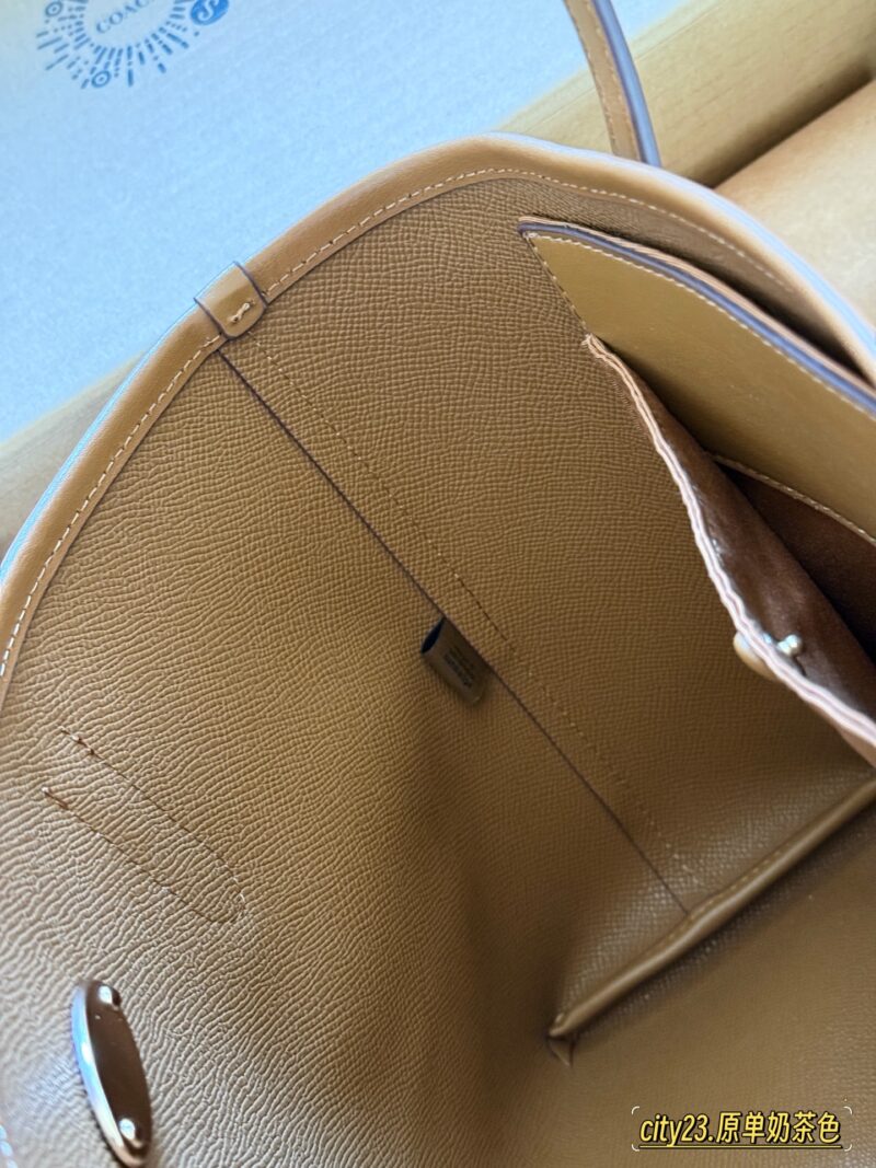 04f73e0101.jpg 210 replica edition box
size:22*20cm
Super lightweight ??
C's new mini tote
City23 is such a friendly size!!!
Sisters who thought the tote was too big
Now a new size has been released!!!
Original order quality/genuine fragrance warning ??