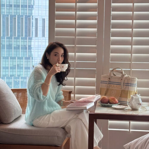A leisurely afternoon tea ? ?