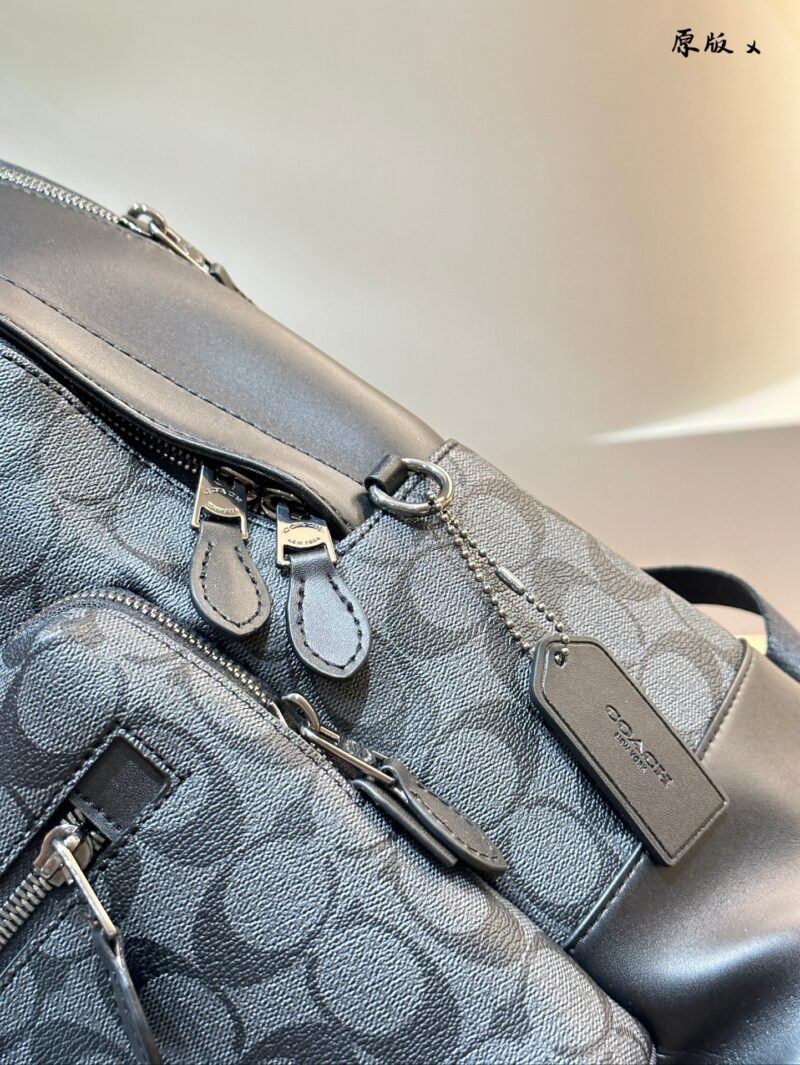 [Men's Shoulder Back] p320
Coach men's large backpack, stylish and upscale, with a size of approximately 32 * 42 * 16cm, featuring a classic logo design and a separate computer compartment for shopping Handsome back to work, hurry up and send off you...