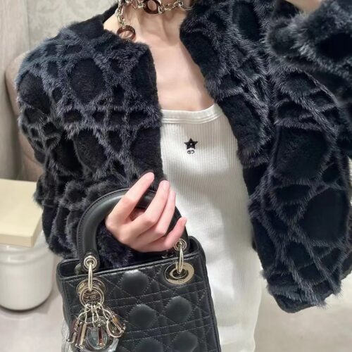 Can be used as a necklace or a belt
The new Lady Chain Point 8 can also be played like this
How to set up a versatile chain for Wang Chang with matching shoulder straps, creating a stylish and explosive look#