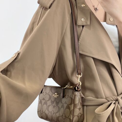 Coach relief nolita mahjong
Those who have bought Coach Outlet should know that either running naked or giving away a plastic bag with a logo has no sense of ceremony .
However, the official box set is still worthy of praise. It is paired with a C-bu...