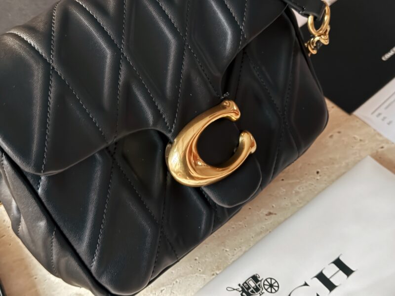 09b8520284.jpg 285 box
size:20*17cm
C Home Show Black Square Tabby
Square tabby20
Style and height dimensions can be easily controlled
Tabby cowhide material is lightweight and soft
Full texture!!