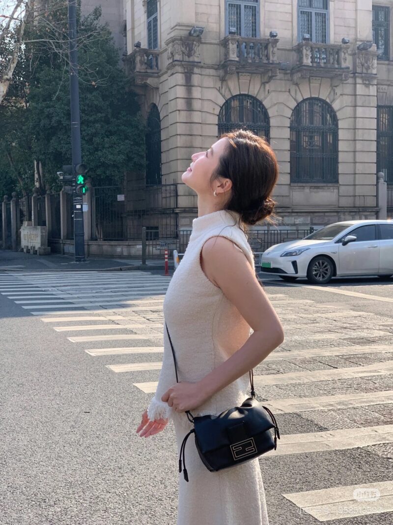 09c52436f8.jpg Fendi Mini