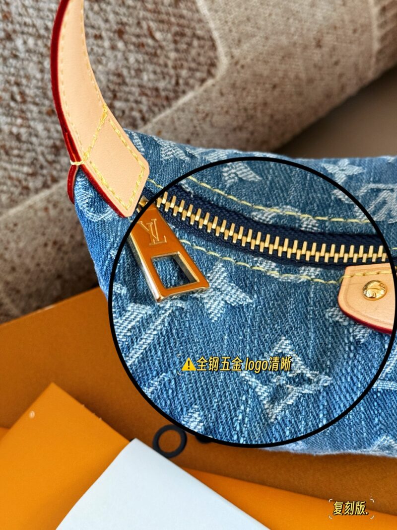 225 box replica version
size：20*11cm
New denim lunch box bags keep up with this trend
That's so cute
Retro is the real top!
L's new denim lunch box bag!