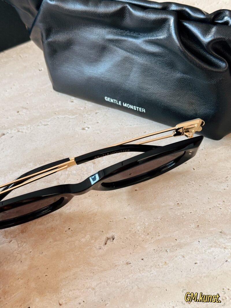 0a2cd105d6.jpg 205 with packaging
GM-kunst
Stylish girl's 25 year new must-have GM sunglasses!
KUNST is super good-looking and not picky about face shape!
Simplicity and sophistication are full!
The design is very innovative, versatile and not picky about face shape~