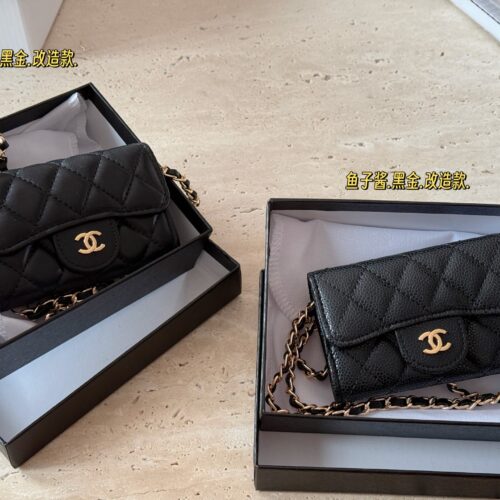 160 boxes
size：10*7cm
Xiaoxiangjia Card Bag Renovation | Beautiful Small Waste Bag
Litchi cowhide pattern is very durable
The capacity inside can hold about thirteen or fourteen cards
Compact and exquisite, it is very suitable as a crossbody bag an...