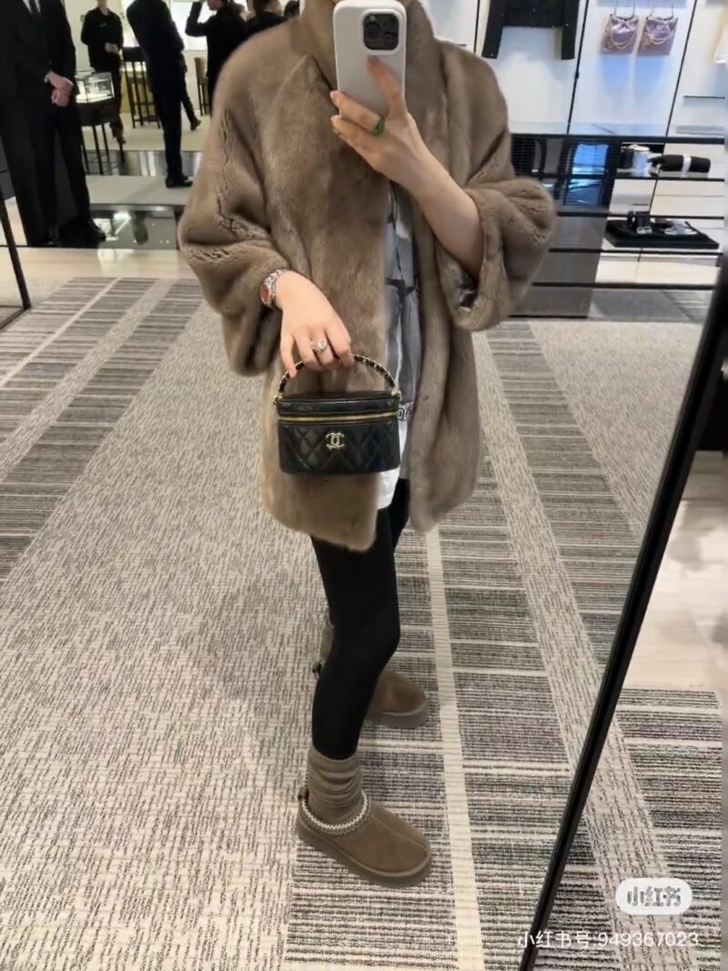 0b626e44ca.jpg Chanel's new small box bag
