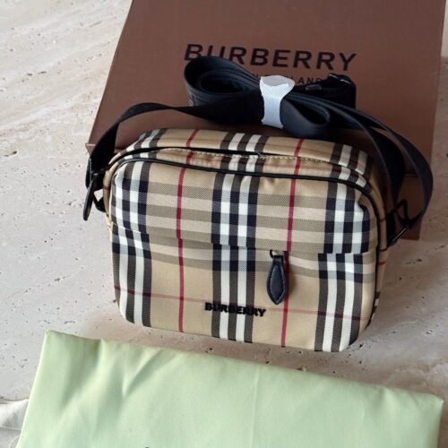 205 box
size：22*15cm
Bur's new camera bag
Latest Fabric Pattern!
Daily trendy clothing,
Fashionable outfit, no problem at all!
Both men and women can take responsibility for their appearance!