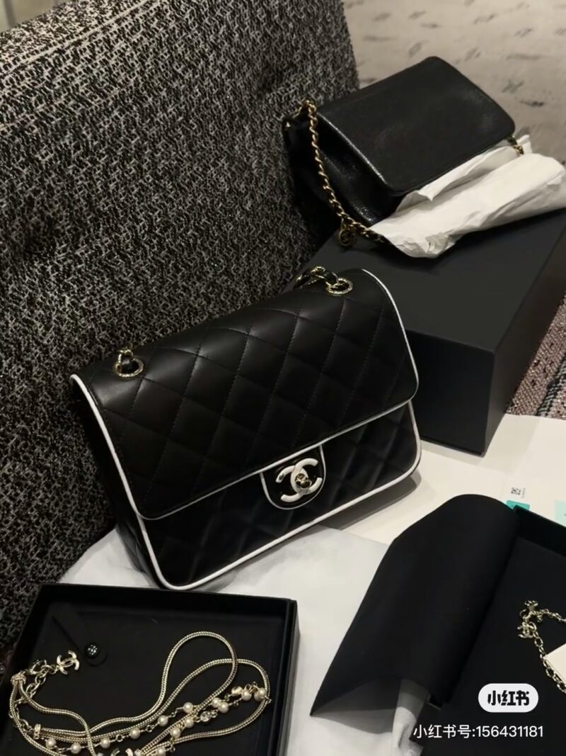 0dacb94add.jpg Chanel Panda Color