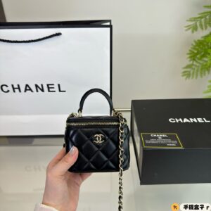 (Folding box)
Chanel Box Bag
Handheld model ?
Fashionable and essential item, super exquisite
Size: Small size 11 * 8