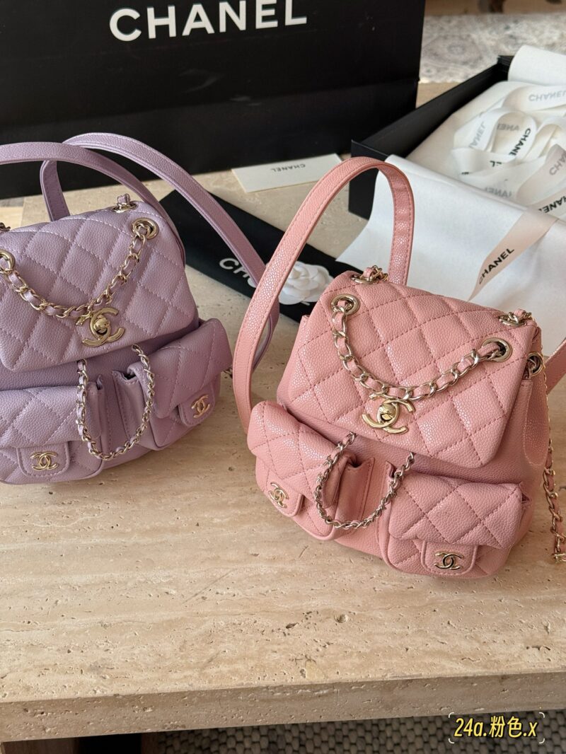 290 boxes
size：18*19cm
Xiaoxiang Home Duma 24V Backpack
Take the princess home with a heartbeat
Cute love
Of course, spring should continue to be pink and tender~
? Single shoulder ? Double shoulder ? Handheld