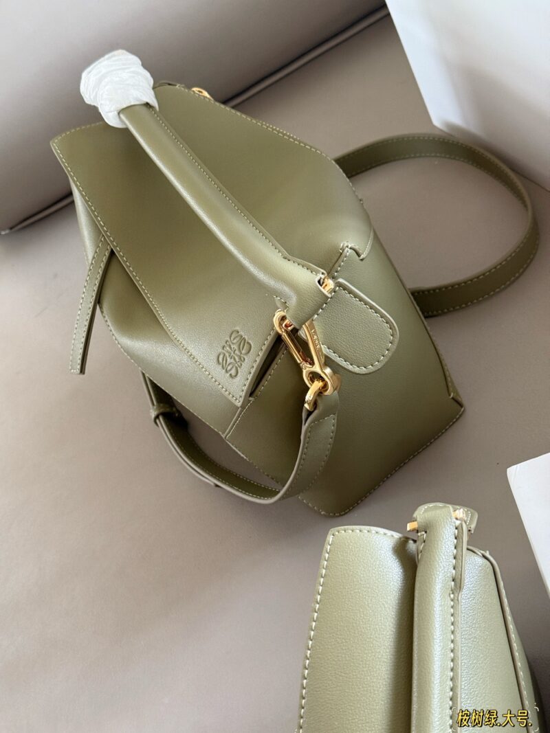 103cba56da.jpg 235 260 box
Size: 18 * 10cm (mini)
24 * 15cm (large size)
Loewe Geometry Package Puzzle
Truly cannot be missed,
?? Cowhide quality!
Completely hold on!
Advanced high is about to overflow!
Did you adjust the color of this eucalyptus green puzzle t...