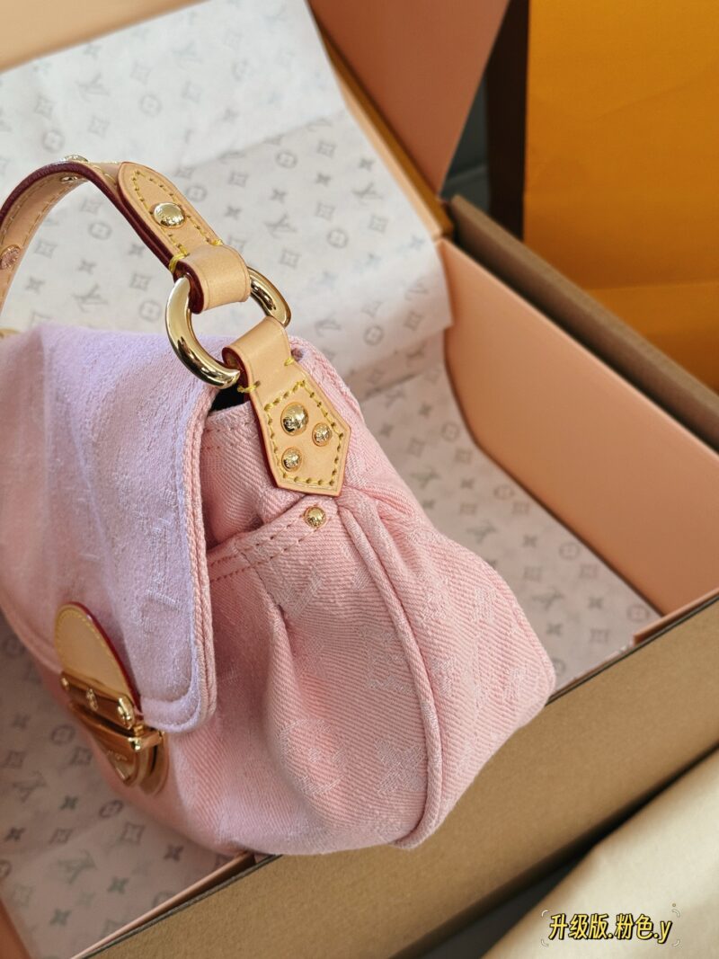 295 box
size：26*18cm
L's denim sunset is perfect for summer
I really like the tannin series
The Sunset capacity is sufficient,
Soft and not afraid of pressure,
Color resistant and stylish!