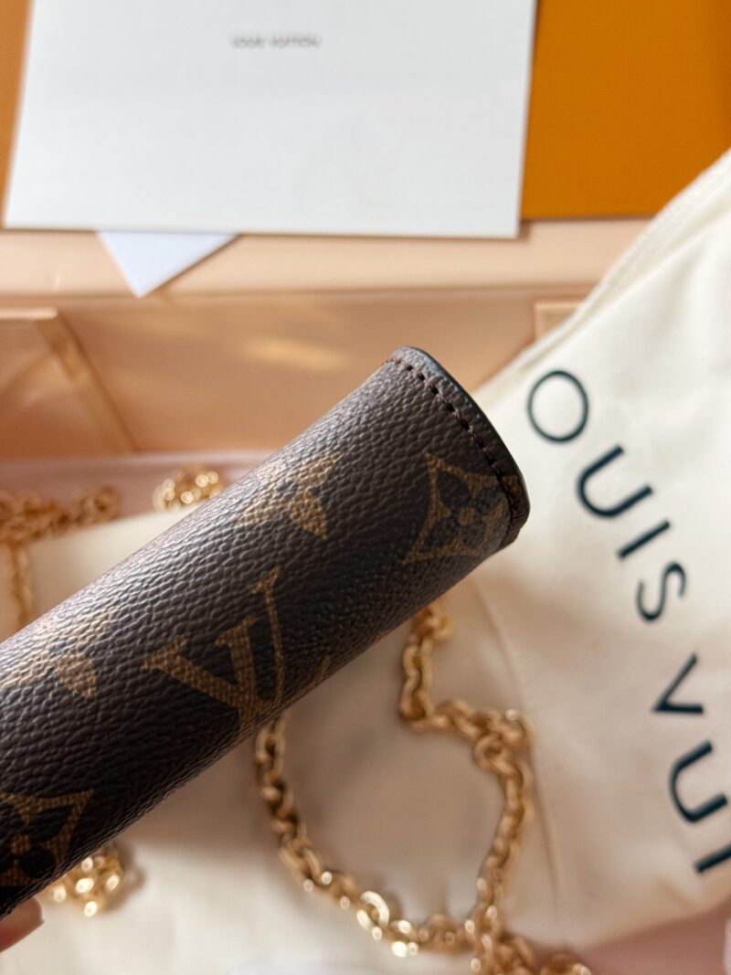 117f683a12.jpg 200 boxes
size:10.5*17cm
L's beautiful phone bag
This new Metis phone case!!
The price is very beautiful!!
You can put down Plus!