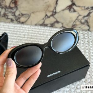 GM MM005 Sunglasses P205
Cool and spicy!
I really want to weld these black framed sunglasses onto my face [MM005]
”Magira collaboration sunglasses are here
The rounded cat eye style
A whole trendy living!
The favorite of fashionistas!