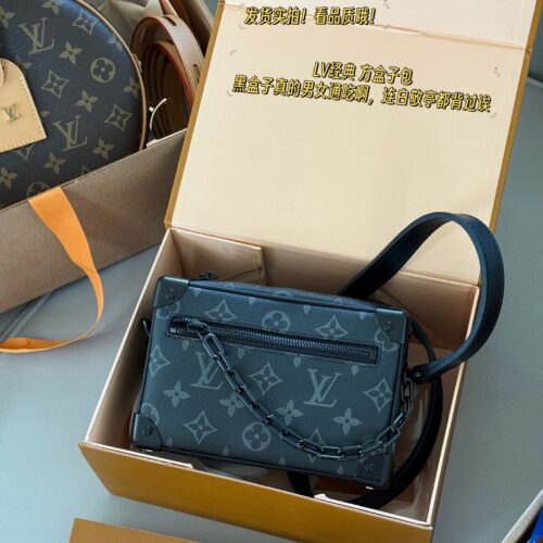 220 boxes
size：18*13cm
Hot selling collection real-life photos ????
L Home Retro Trunk Soft Box
Black Warrior paired with calf leather