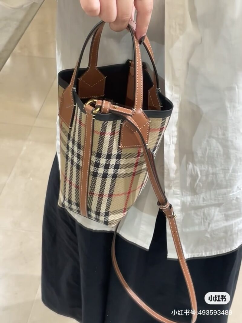 1421bf6598.jpg Burberry small bucket vegetable basket classic grid pattern never goes out of style