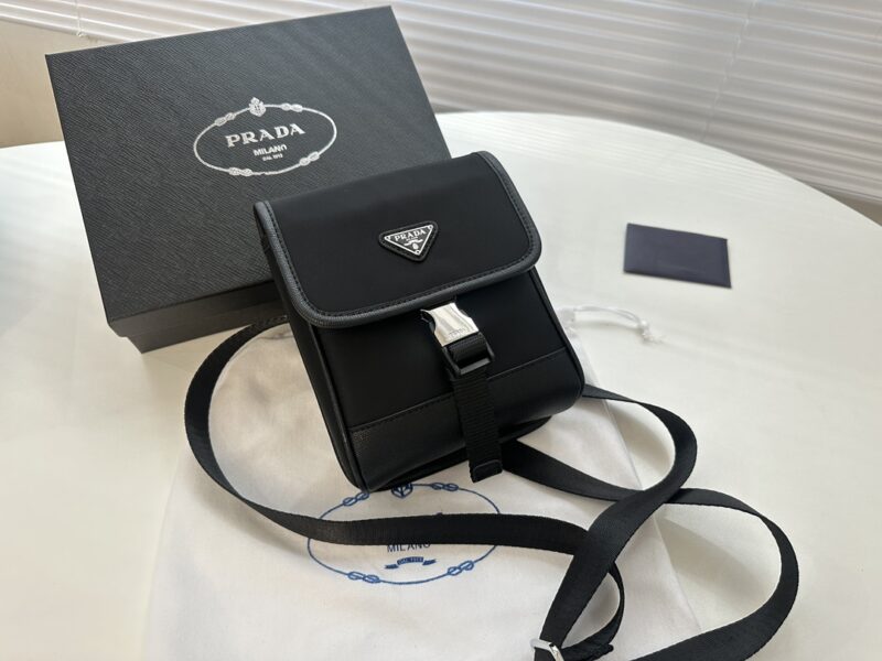 Complete gift box packaging ? Vertical PRADA ? Model 2020-1 Large Phone Bag [Strong] Crossbody Bag Waist Bag Multi purpose unisex Milan Creation. Miuccia Prada's unique talent lies in her relentless pursuit of new ideas, blending curiosity for kn...