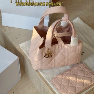 290 without box
Size: 50cm
L family's old flower travel bag is out!
Keepall 50cm travel bag
Featuring a retro and artistic atmosphere with high aesthetic appeal~
Do we need 'it'.