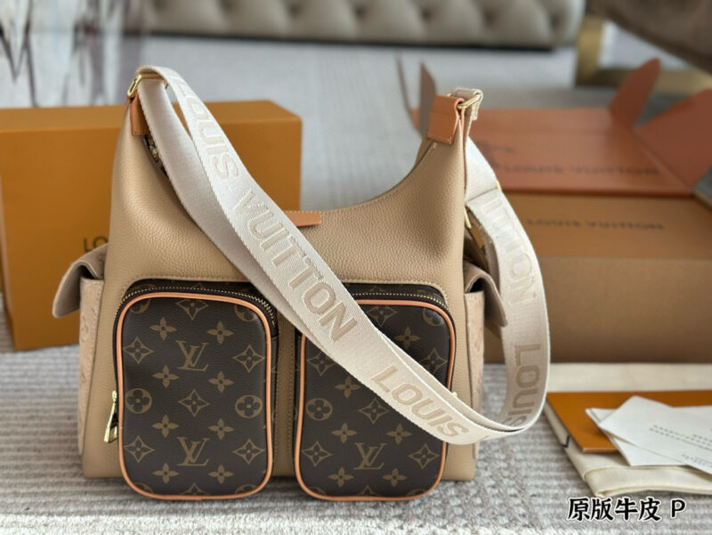 1847211aac.jpg 390 layer cowhide
size:32*24cm
Recently popular new shopping bags
Hobo cargo is on fire!
Because of the upper body! Exactly! Okay! Look!
L's latest shopping bag
High appearance and super practicality!!!