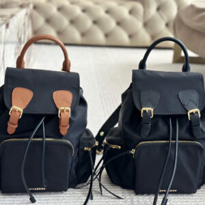 230 Complete Gift Box Set
size：28×21
LV dumpling bag handbag shoulder crossbody bag steel hardware counter 163 frequency conversion chip
Easy interpretation of retro fashion
The bag is quite spacious, simple yet not simple, and does not require ex...