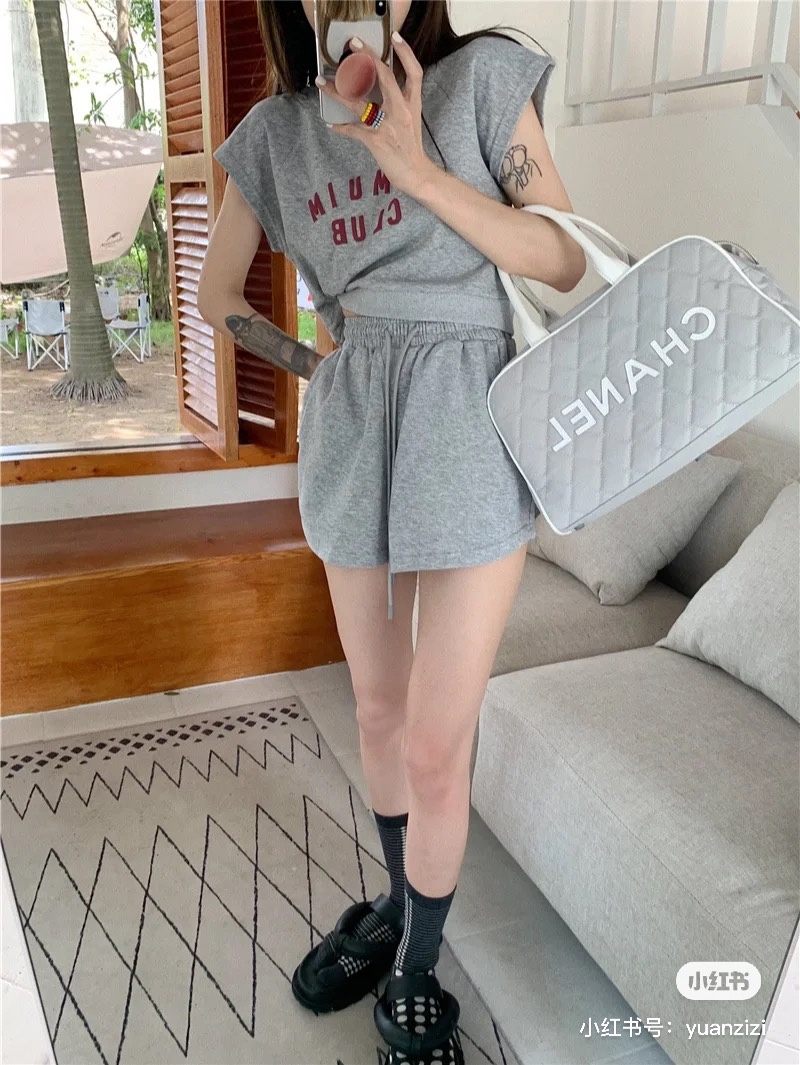 19cb46ab43.jpg Chanel bowling bag