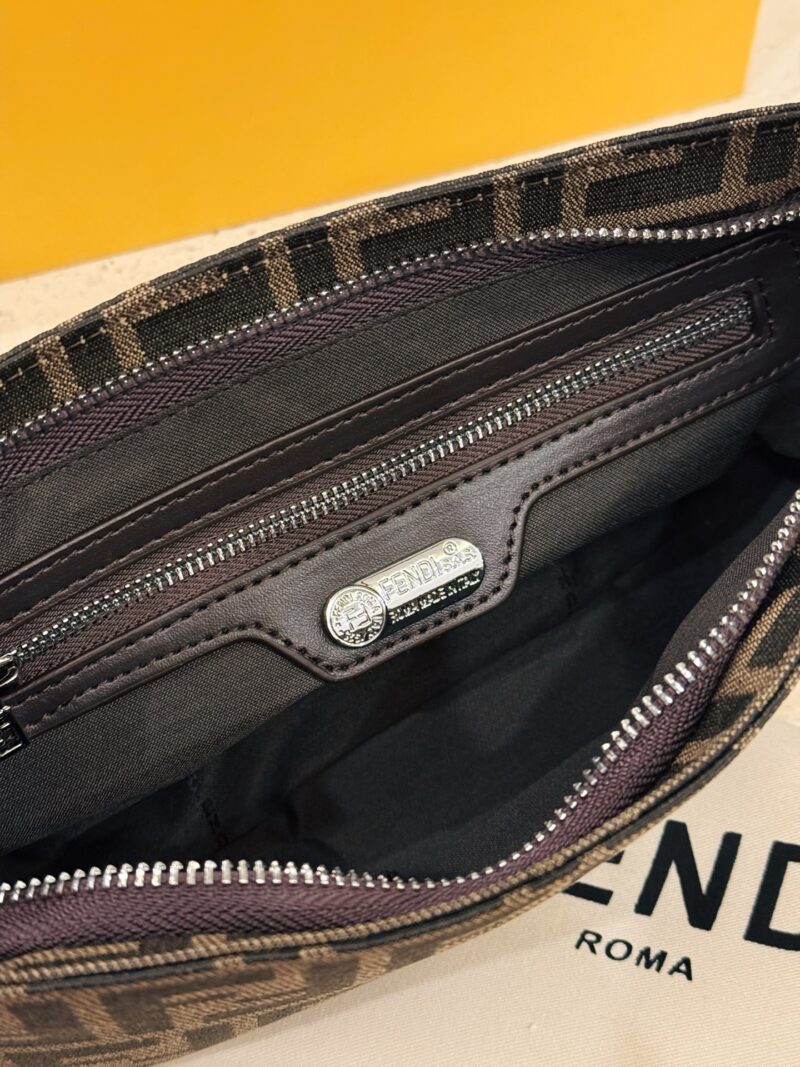 1a1dfe2f91.jpg 190 box
size:25*14cm
Fendi Underarm Bag/Mahjong Bag
Really perfect!
Love, love, love!
Handheld, Underarm, Crossarm