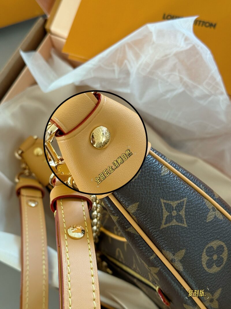 1a2ea5b29f.jpg 280 box replica version
Size: Upper width 23 * 12cm
L Home Moon Bag (Loop)
Last year was super popular,
There really is a reason for its fire!
Truly fragrant! Truly fragrant!
? Handheld ? Crossed ? Underarm
get ? Multiple types of backs