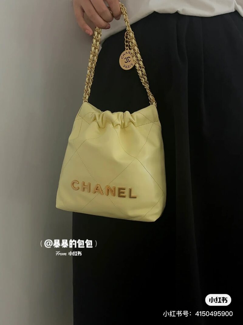 1a3dc0be8c.jpg Chanel 22mini Chicken Yellow
Chanel 22mini Chicken Yellow
Chanel garbage bag
Another popular color of this season,
Simple and comfortable colors
The small and cute lucky bag, combined with the color of chicken yellow, is particularly prominent