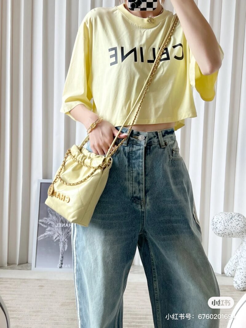 1a4ad2fa07.jpg Chanel 22mini Chicken Yellow
Chanel 22mini Chicken Yellow
Chanel garbage bag
Another popular color of this season,
Simple and comfortable colors
The small and cute lucky bag, combined with the color of chicken yellow, is particularly prominent