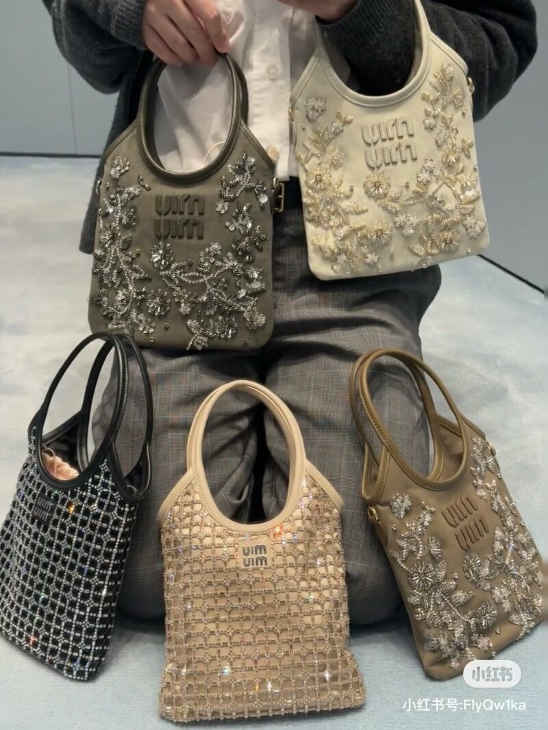 Call for Maimai in the New Year+
-The small bag in front of me is really beautiful