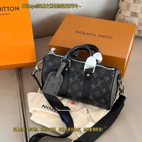 240 pairs of boxes
Size: 24 * 15cm
L Home Keepall Pillow Bag
She's really cute!
A suitable keepall25 black warrior for thieves!
Male friends' battle bag
Search Lv Keepall25