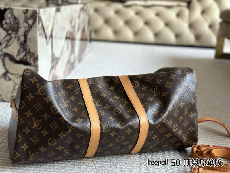 1affbed5b4.jpg 295 without box
Size: 50cm
L family's old flower travel bag is out!
Keepall 50cm travel bag
Featuring a high aesthetic value and a retro artistic atmosphere~
Do we need 'it'.