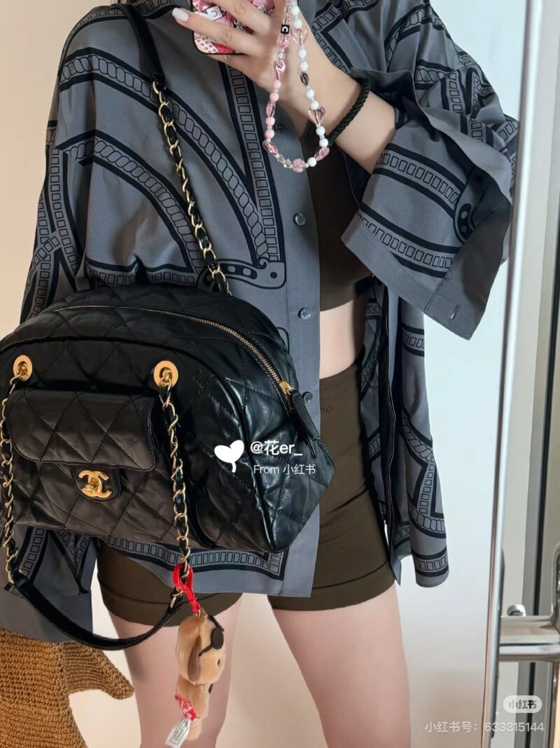1bb857fcf7.jpg Chanel bowling is trendy~