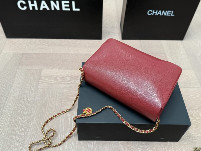 Counter gift box
Chanel Gold Coin Bag Chain Bag
Rarely seen obscure style, cool retro and lazy
Another trendy item that can be easily carried out with just one carry
Size 23 14