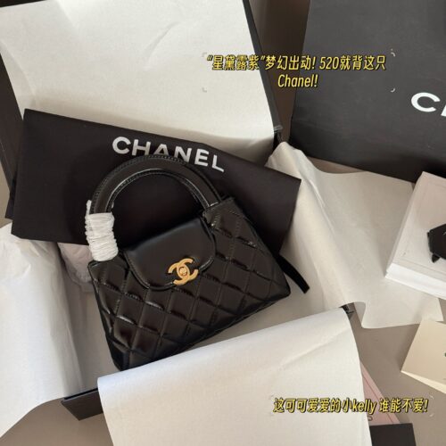 195 box
size：20*12cm
Xiaoxiang's 23k Kelly
The most beautiful 23k, the oil wax skin looks so good! I have the impulse to immediately drop the sa!
520 carry this Chanel!
Cowhide quality