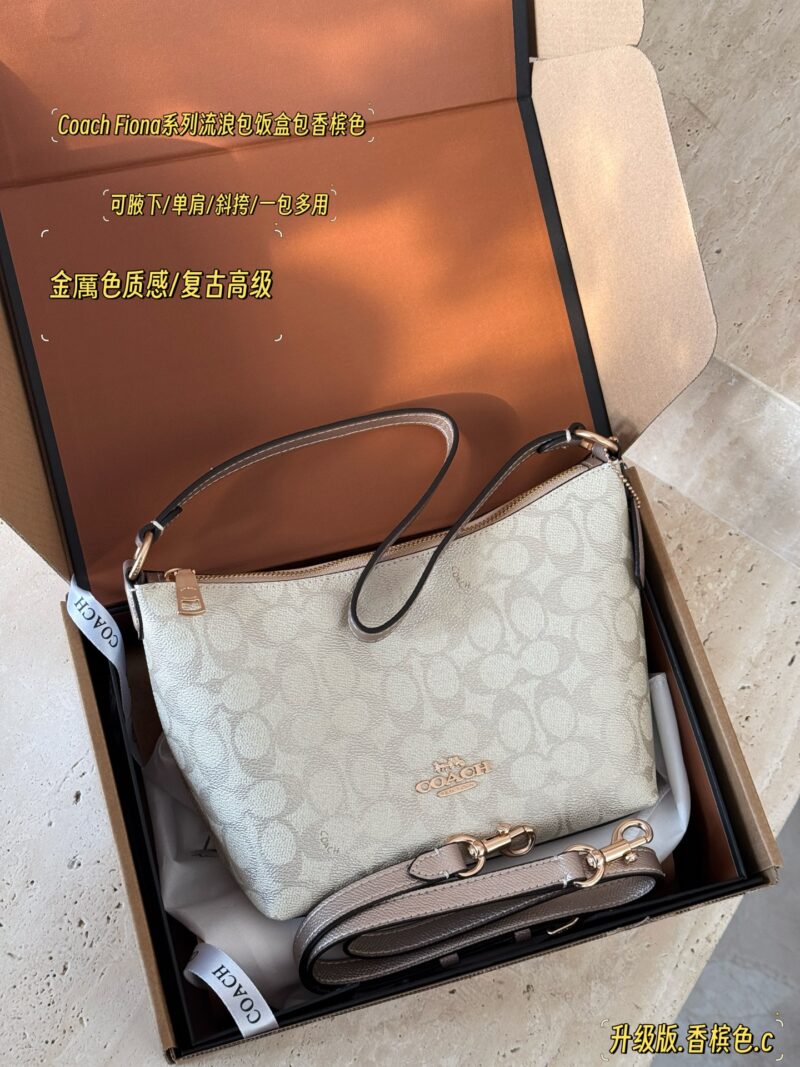 1c4598926a.jpg 225 boxes
size:20*17cm
C Home | Zip Bag Dumpling Bun/Underarm Bun
Easy commuting to work
Zipper design with metallic texture and brand new logo
Can accommodate all daily needs
Hobo armpit