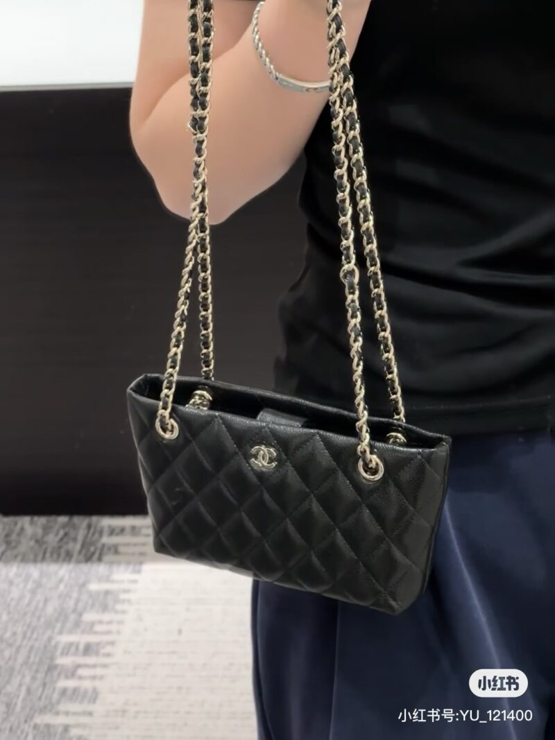 1c4fc6317c.jpg Chanel 25 mini tote bag is simple, versatile, timeless, and not a small waste bag. Highly recommended