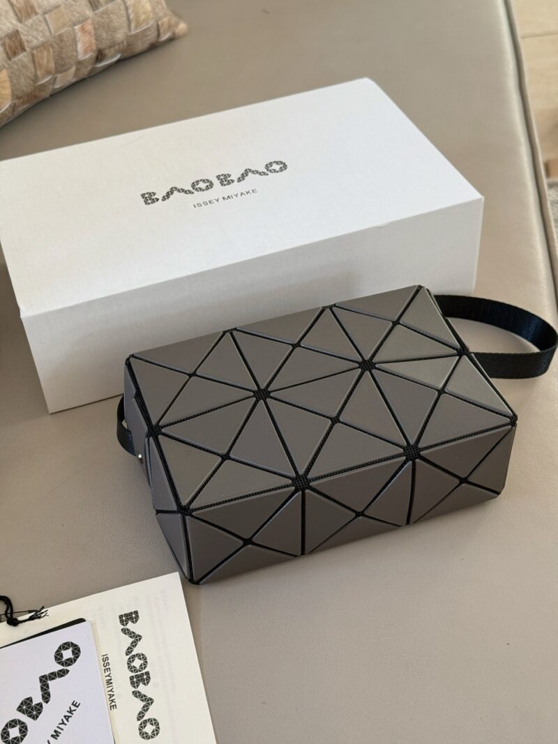 1d47b64375.jpg 175 boxes
size:18*11cm
Strongly recommend Miyake's Lifetime Cupid Box
Despite its small size, it can hold a lot of space
Daily necessities such as 160plus car keys can be easily put down!
It can be carried by hand, tilted back, single shoulder, and...