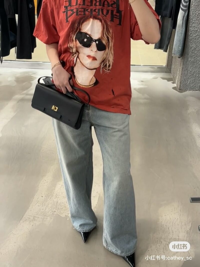 1df274af01.jpg Balenciaga's new model