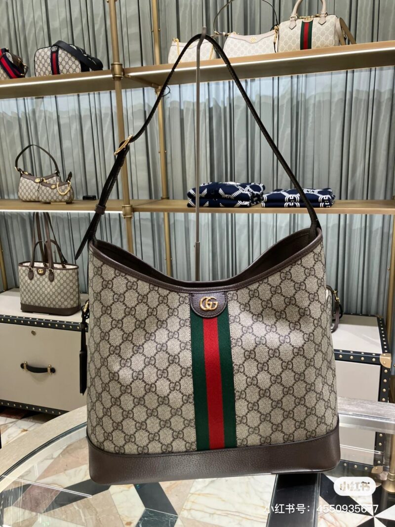 GG Hobo's timeless classic
Hobo's lazy style is vividly portrayed,
Larger size makes it more luxurious, red and green ribbon recognition is higher, and it never goes out of style