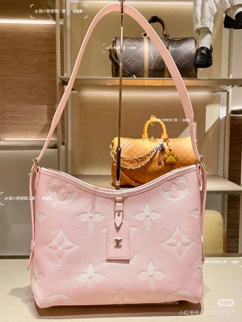 1f34cf2b37.jpg LV knows how to control women's hearts so well that pink is a must-have
