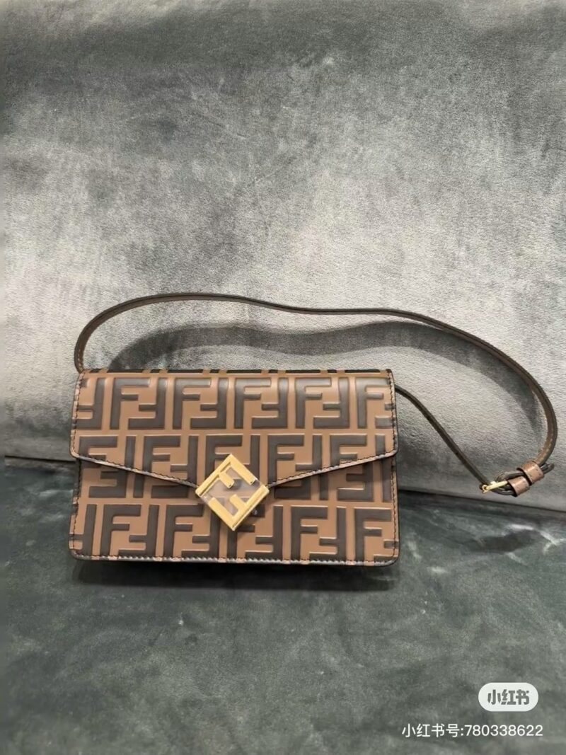 Fendi Woc chain armpit bag
