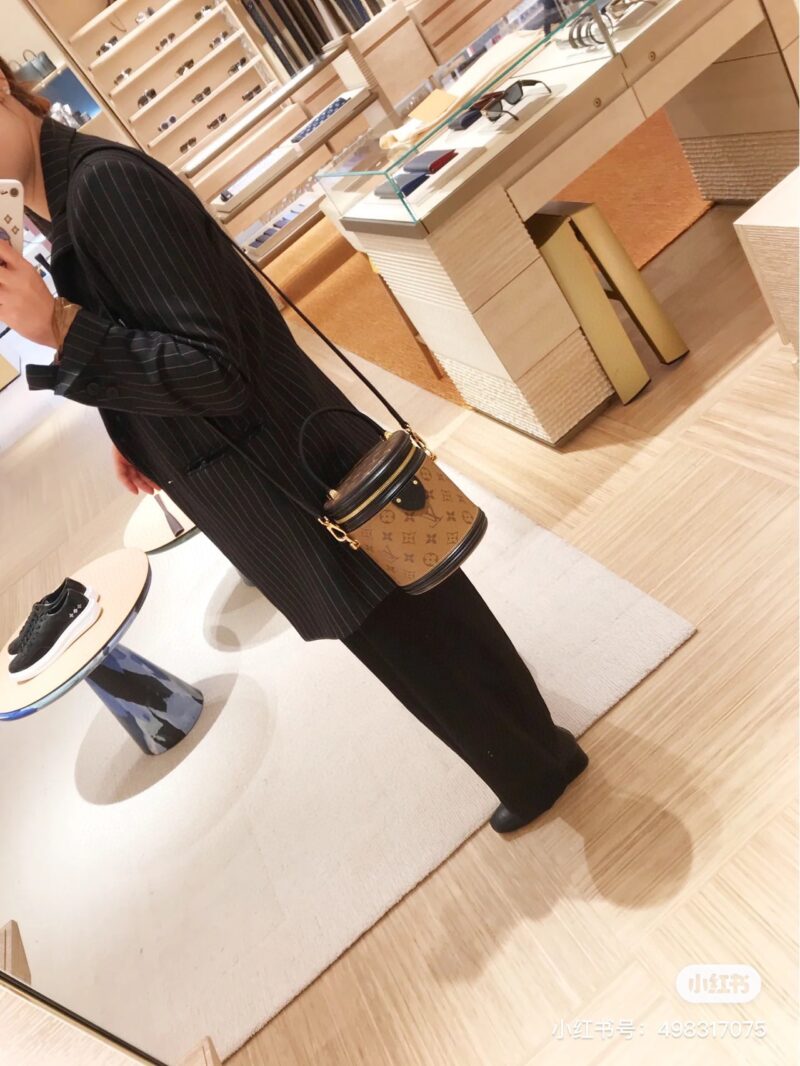 Cool and cute Lv Wealth Bucket